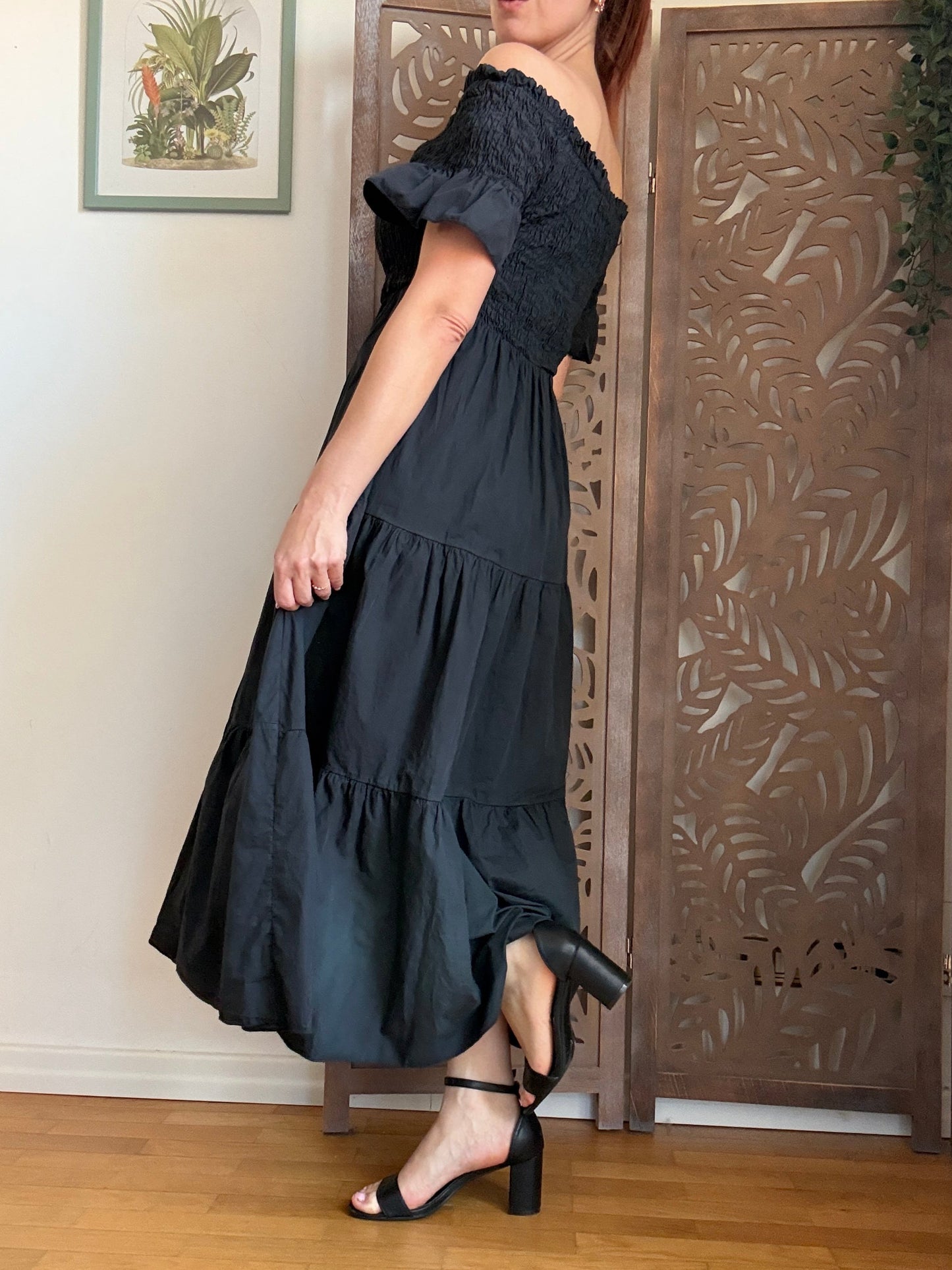 Vestito Lungo Balze in Cotone con Scollo a Barca e Corpetto Elastico - In 2 Colori