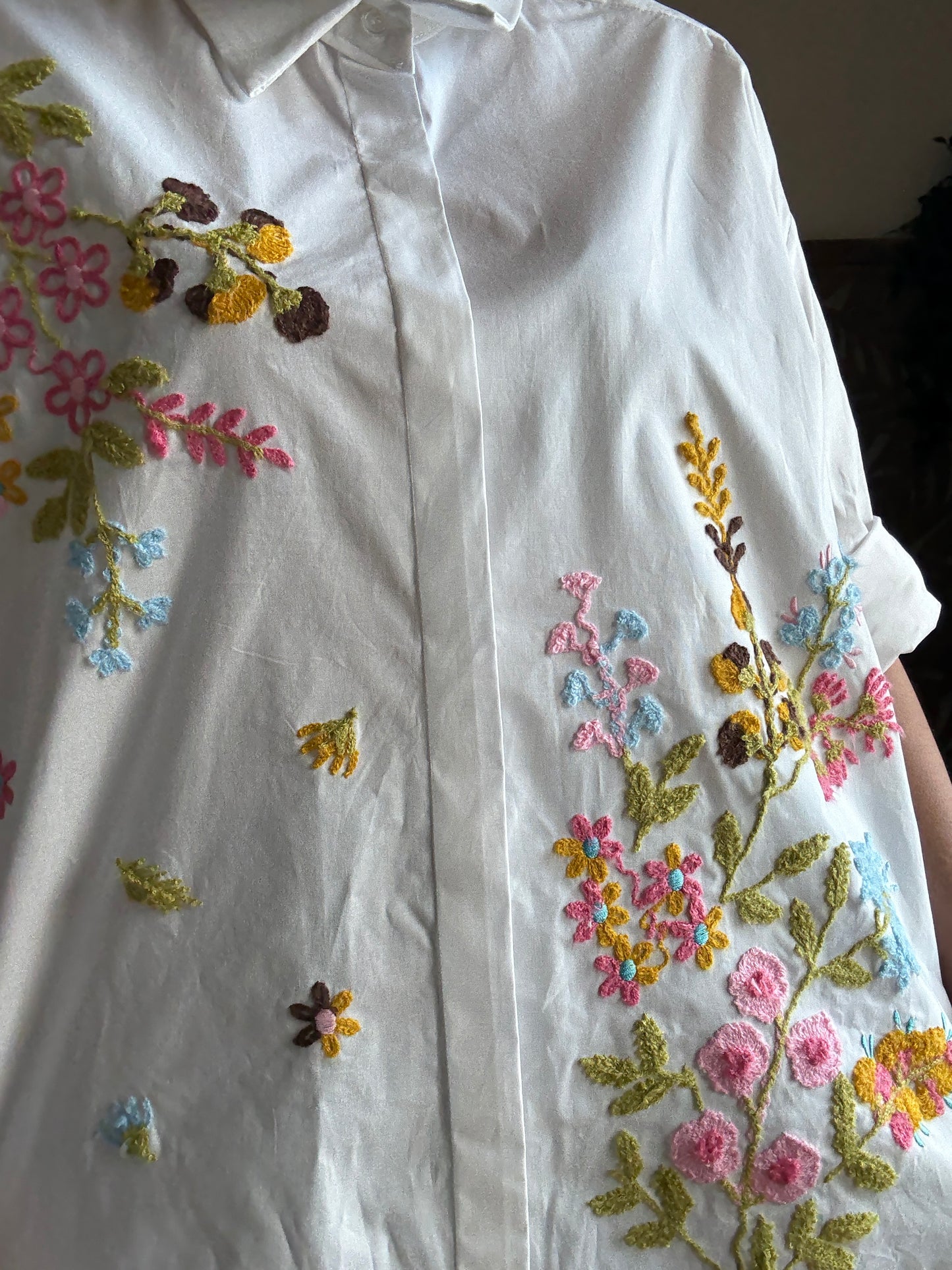 Camicia Oversize in Cotone con Ricami Floreali