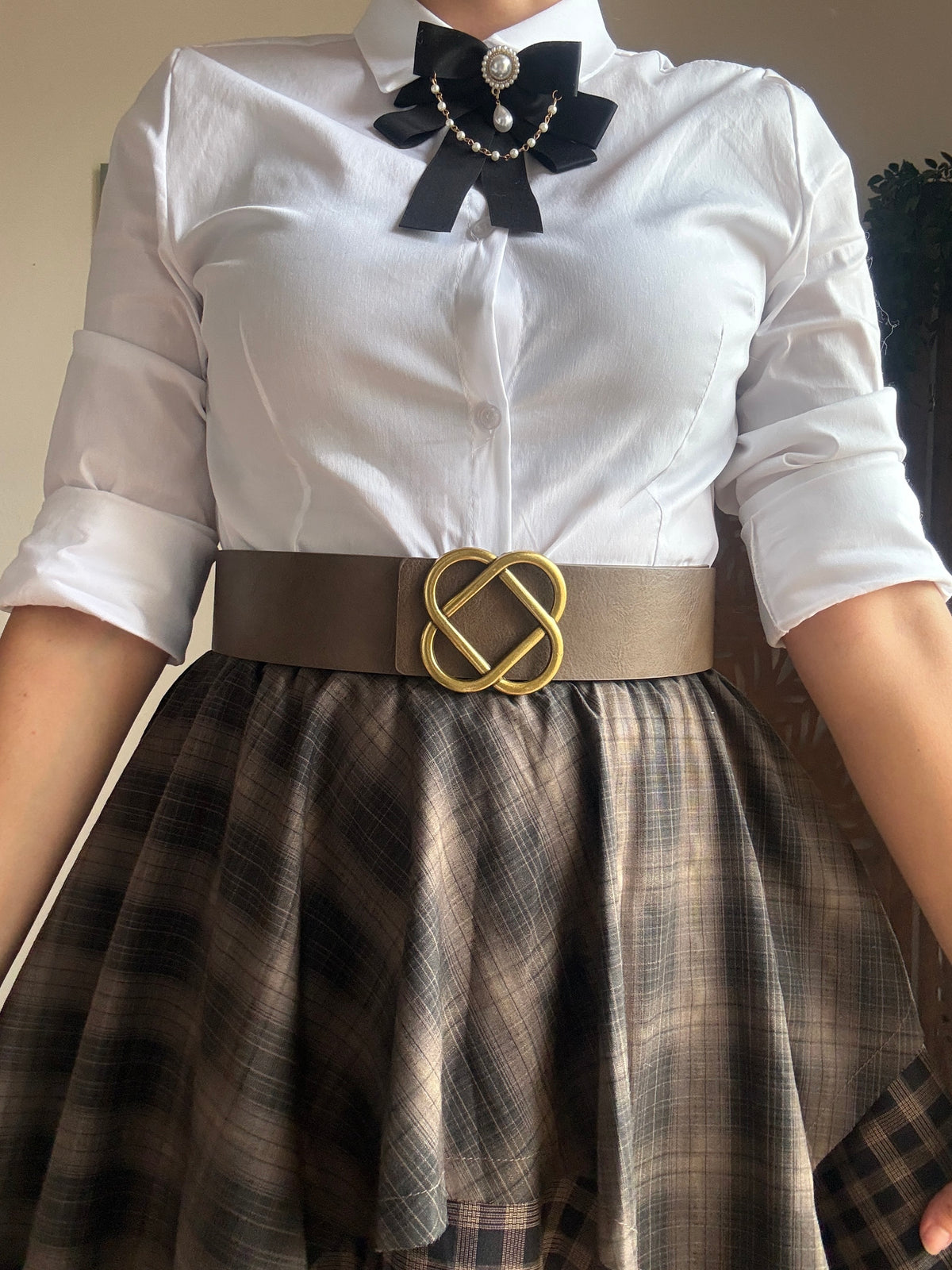 Cintura alta in ecopelle Celtic Knot con fibbia dorata