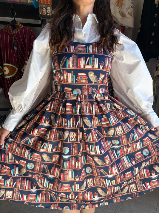 Abito swing Amanda anni '50 con stampa gufi e libri