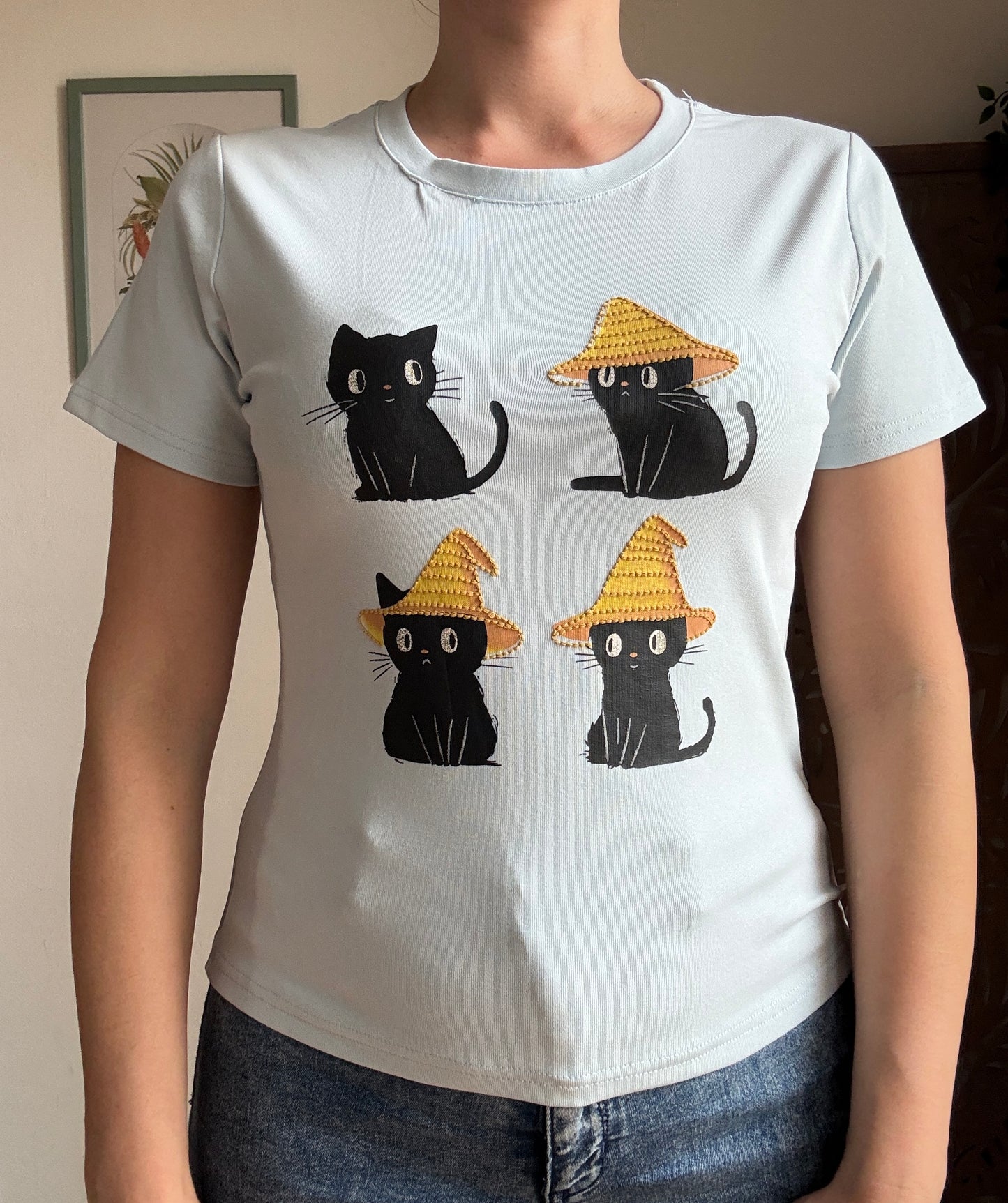 T-shirt in Cotone Gattini Magici con Applicazioni Ricamate - in 4 Colori