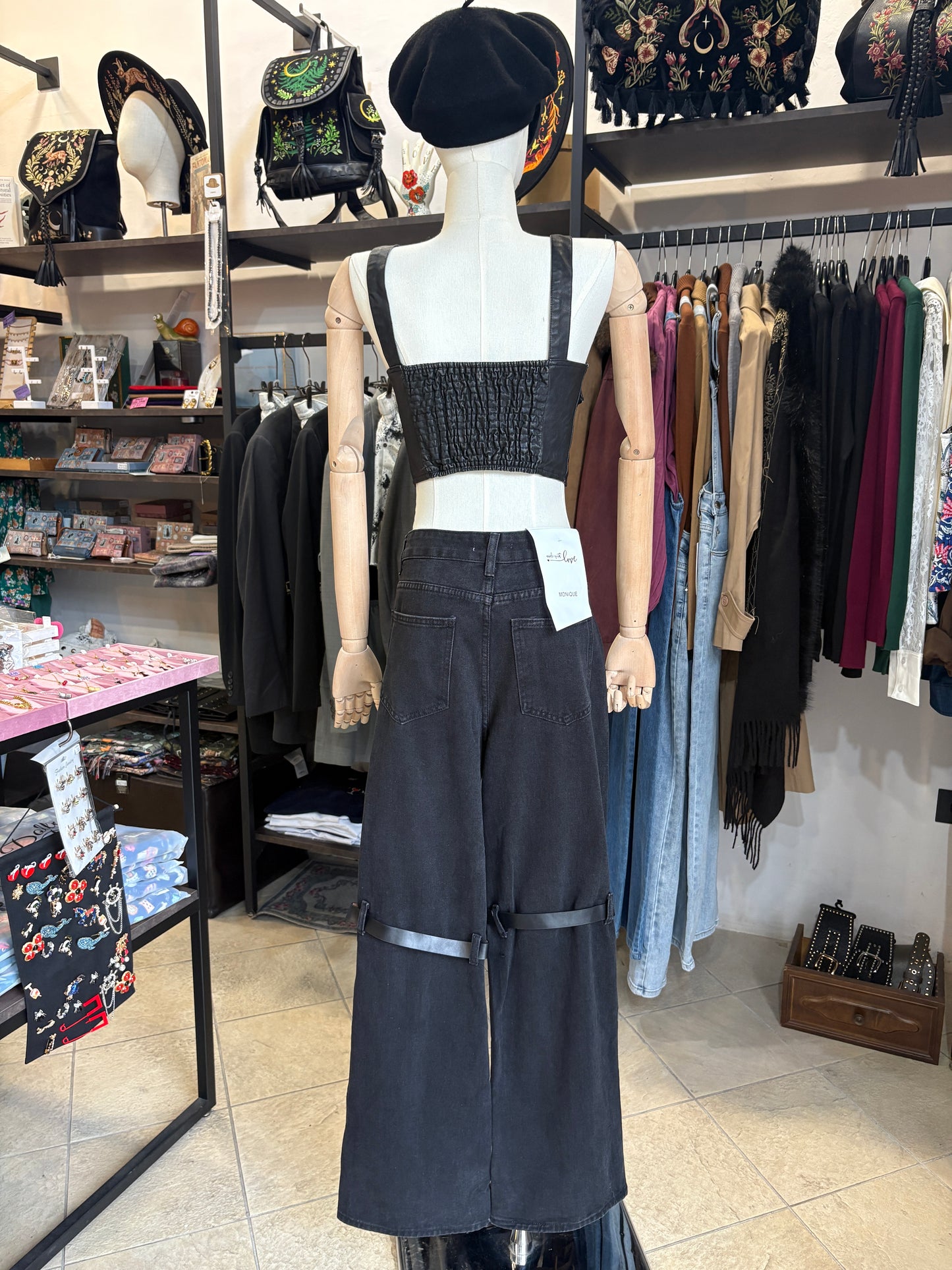 Pantaloni Wide-Leg "Edge & Buckle" – Nero Denim