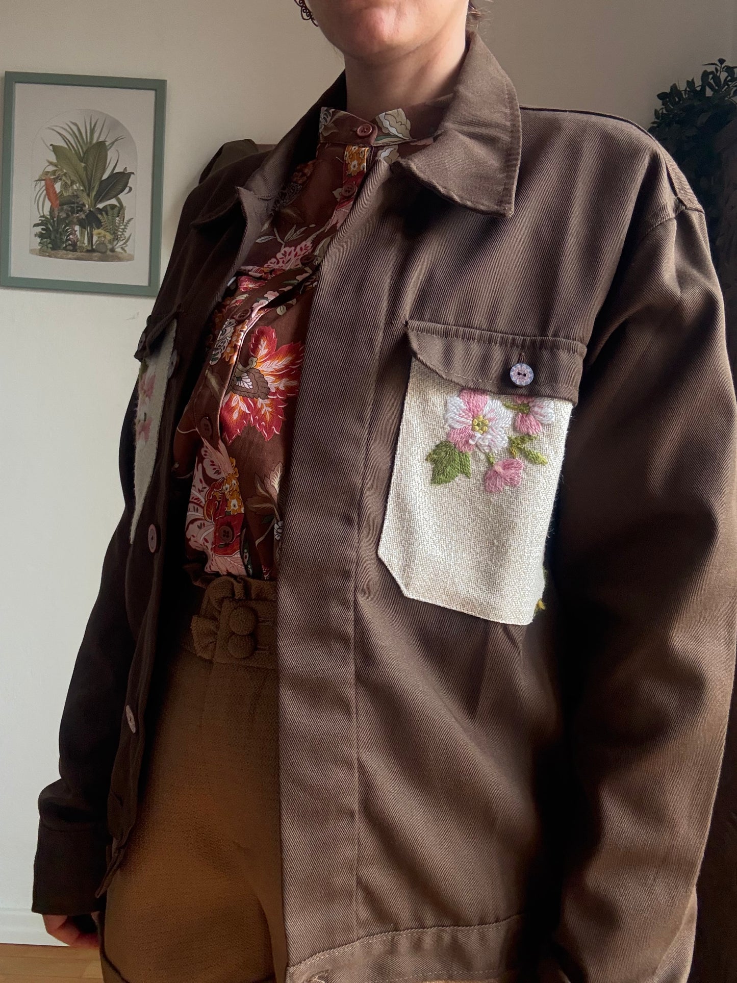 Giacca in cotone Re-Made brown con tasche ricamate unisex