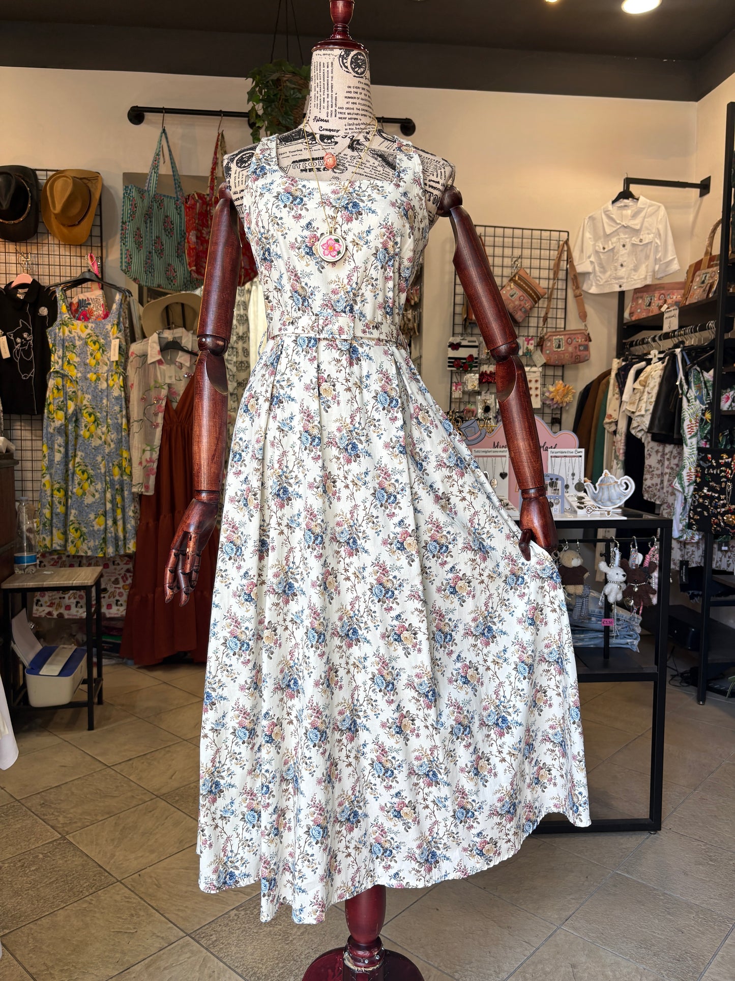 Abito Rétro in Cotone a Fiori in 2 colori con Cintura e Tasche – Stile Vintage Romantico