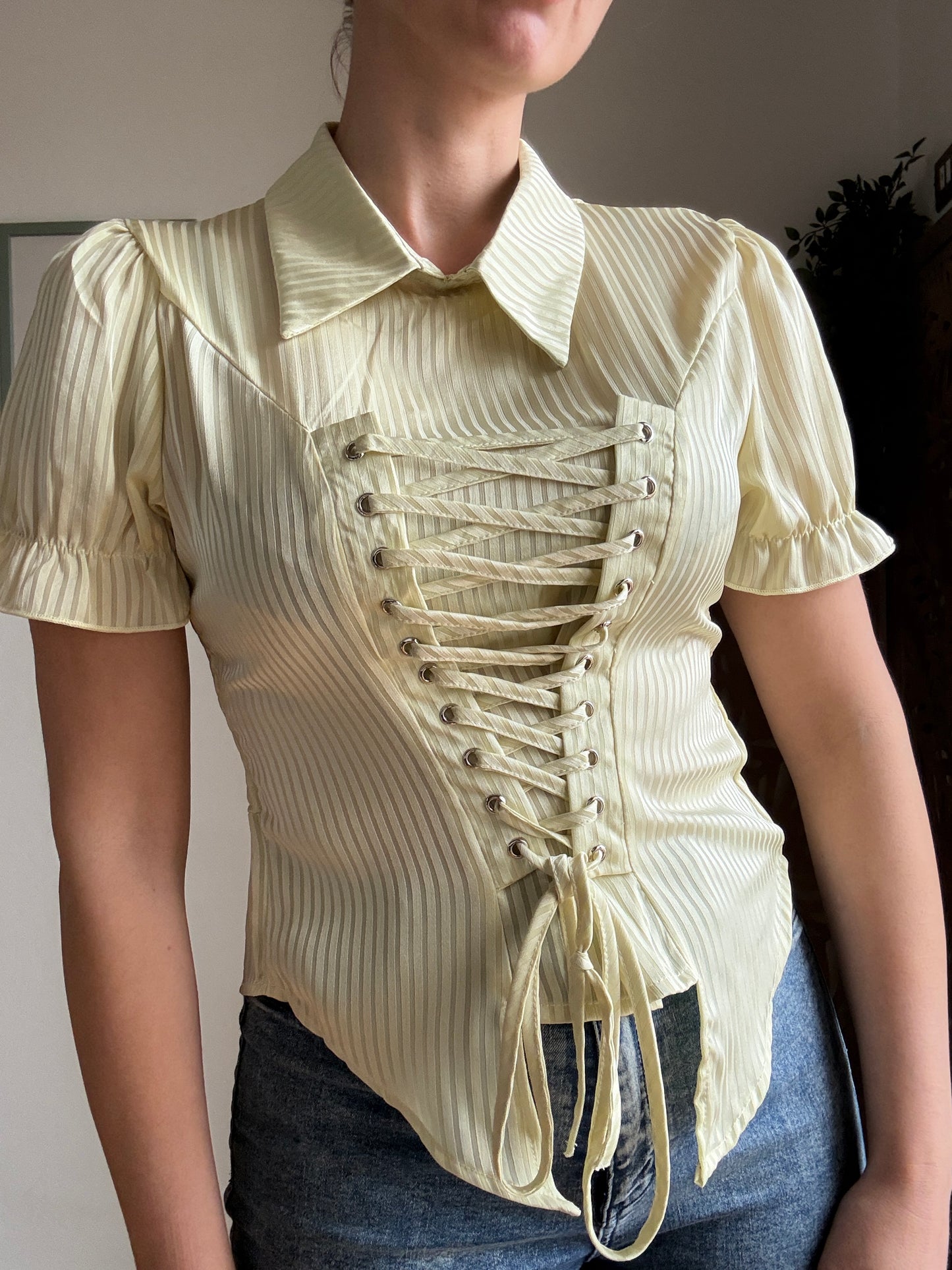 Blusa Corsetto con Stringhe e Maniche a Sbuffo - In 5 Colori