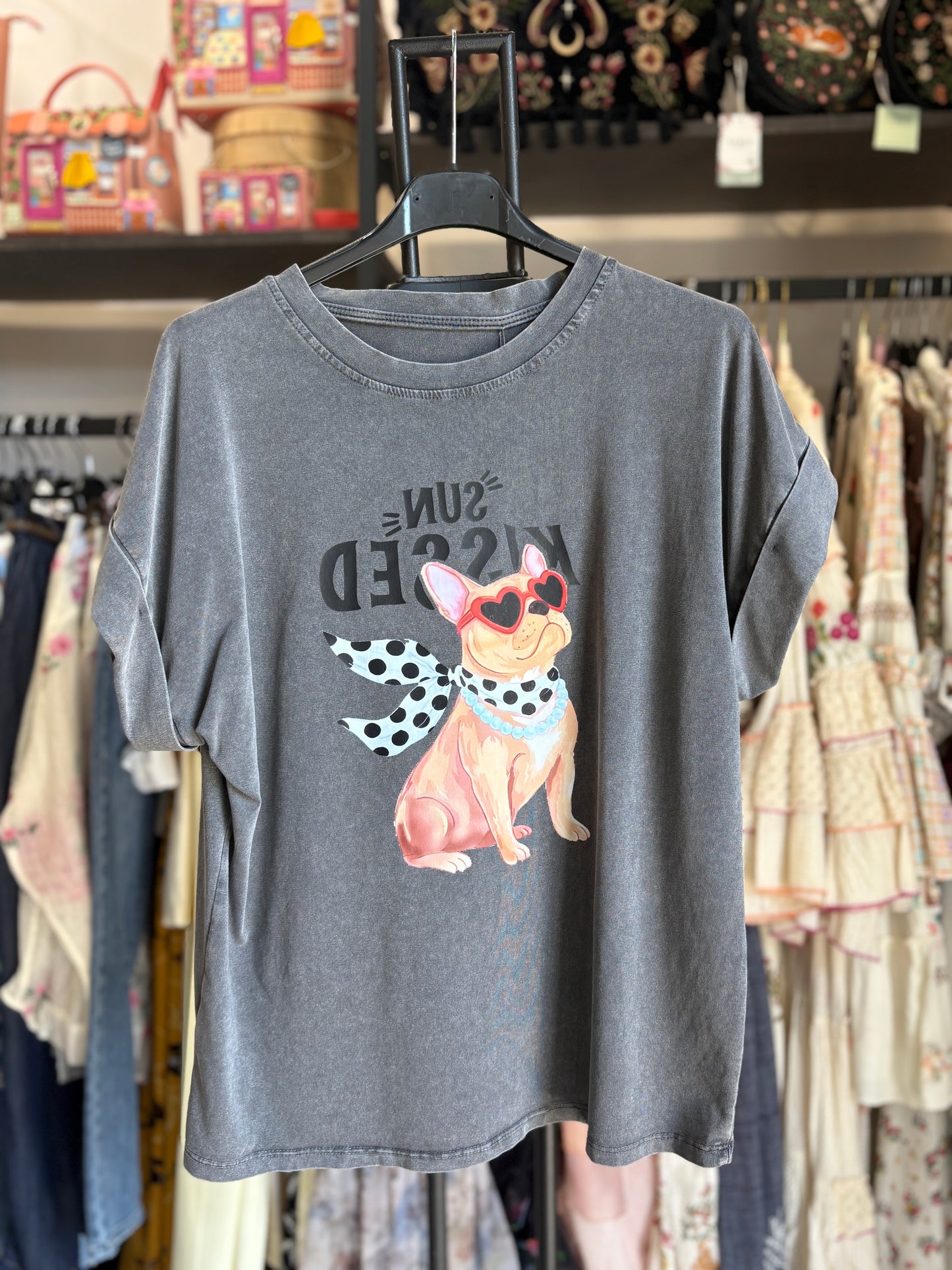 T-shirt French Dogs Stone Washed con Maniche Risvoltate