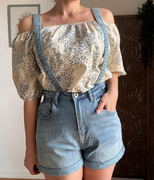 Short Paperbag in Denim Chiaro con Bretelle