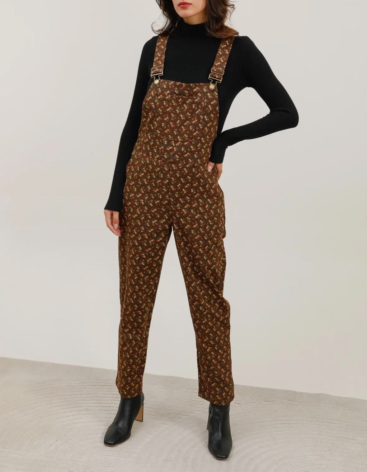 Salopette lunga in jeans marrone floreale gamba dritta