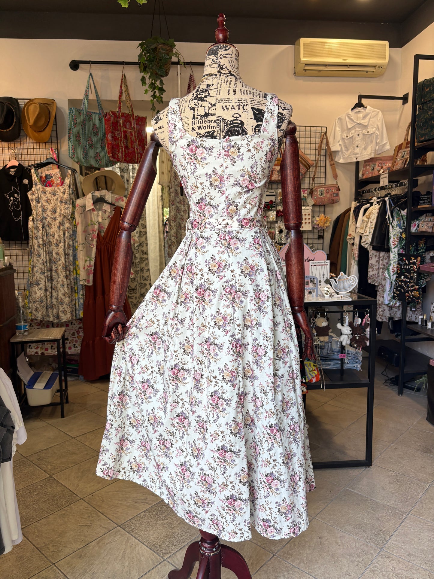 Abito Rétro in Cotone a Fiori in 2 colori con Cintura e Tasche – Stile Vintage Romantico