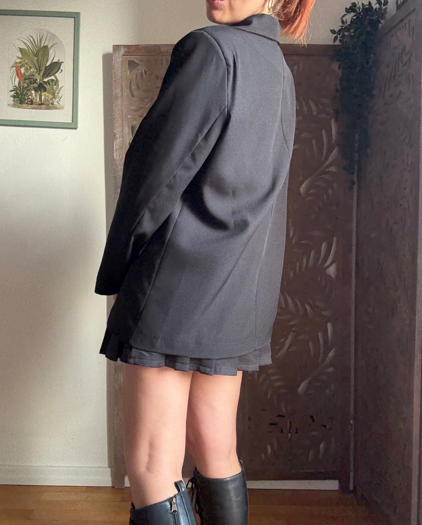 Blazer nero dritto a un bottone