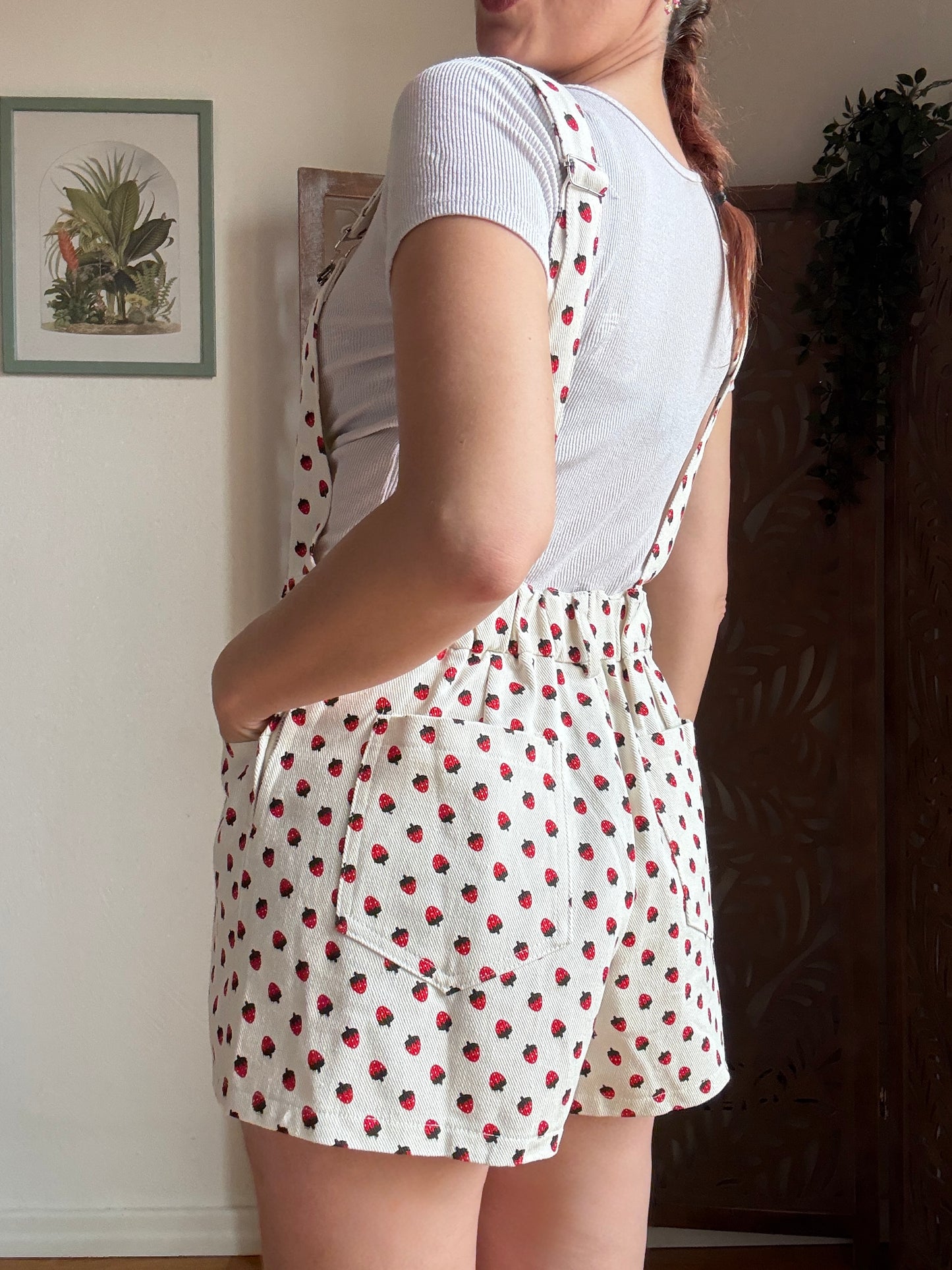 Salopette Corta in Cotone con Fragole – Strawberry Summer