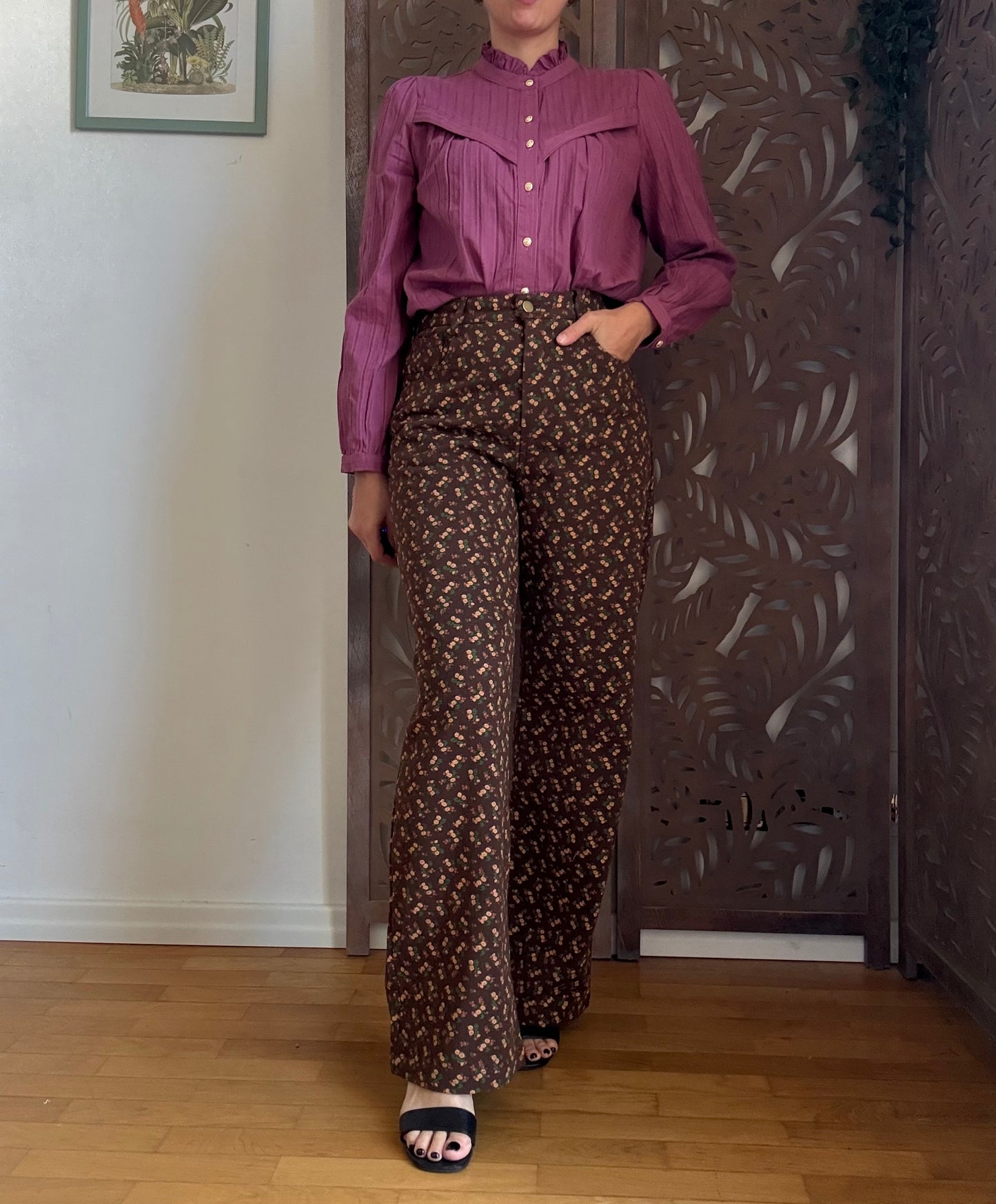 Jeans marroni floreali vita alta a gamba larga