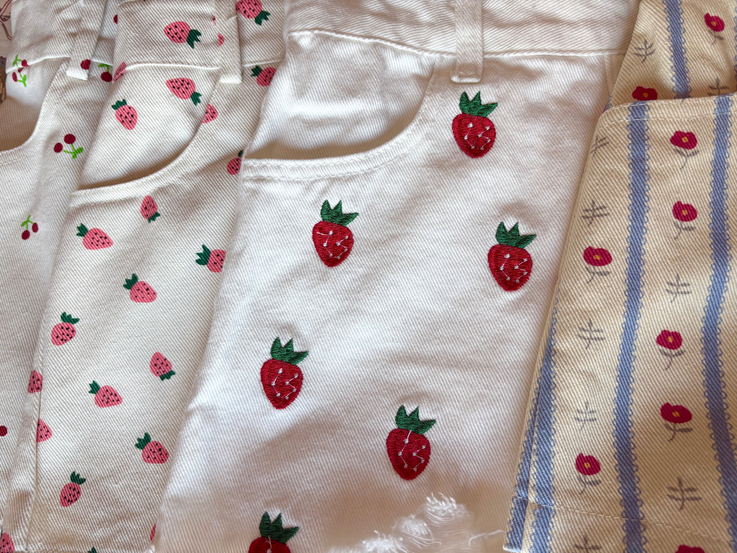 Salopette in cotone con shorts in 6 fantasie