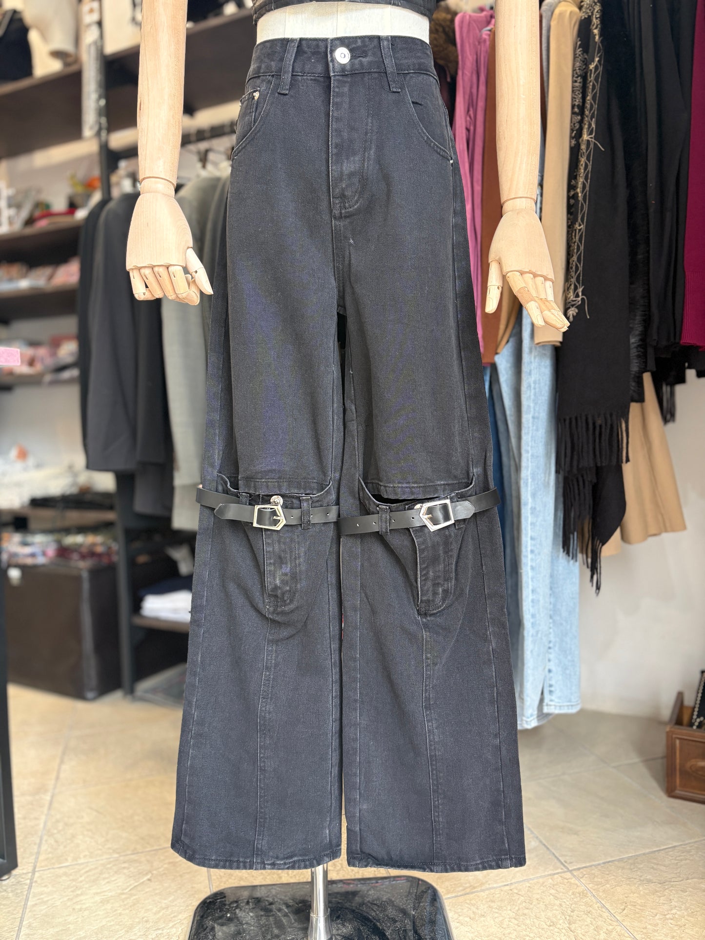 Pantaloni Wide-Leg "Edge & Buckle" – Nero Denim