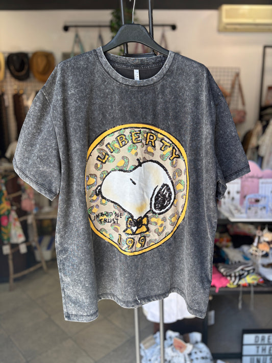 T-shirt Curvy Stone Wash Snoopy "Liberty" – Effetto Vintage con Paillettes in 2 Colori