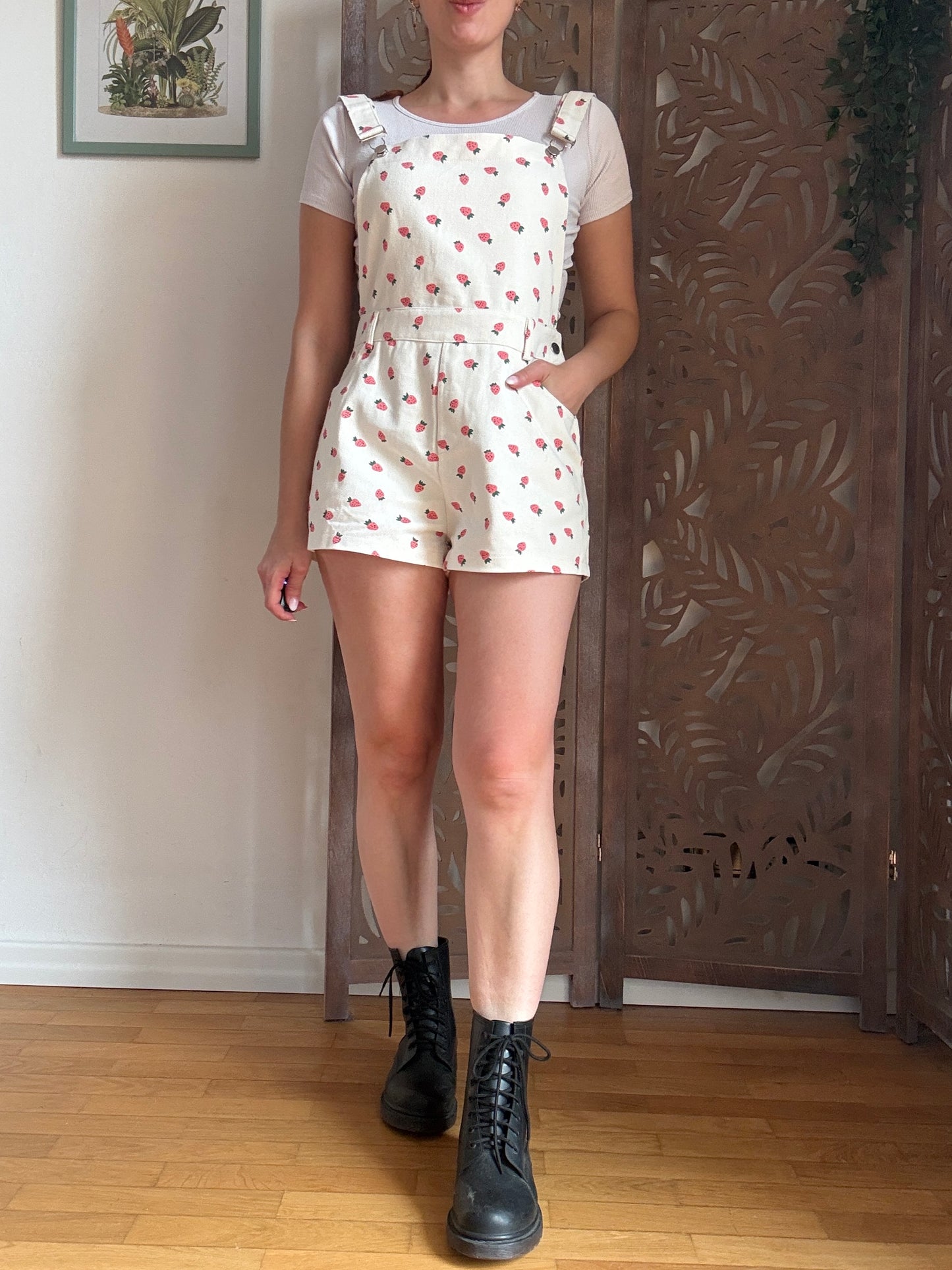 Salopette Corta in Cotone con Fragole – Strawberry Summer