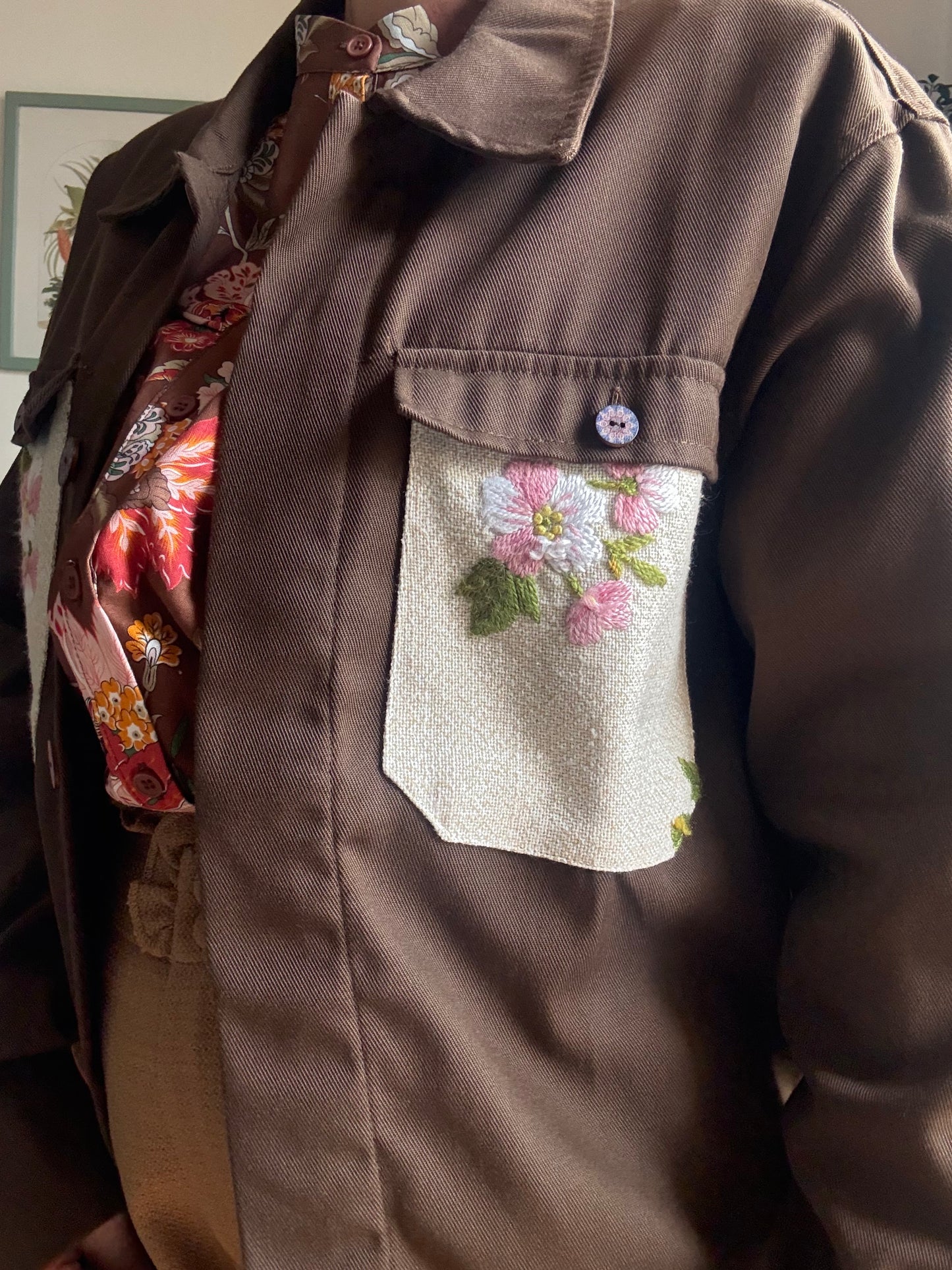 Giacca in cotone Re-Made brown con tasche ricamate unisex