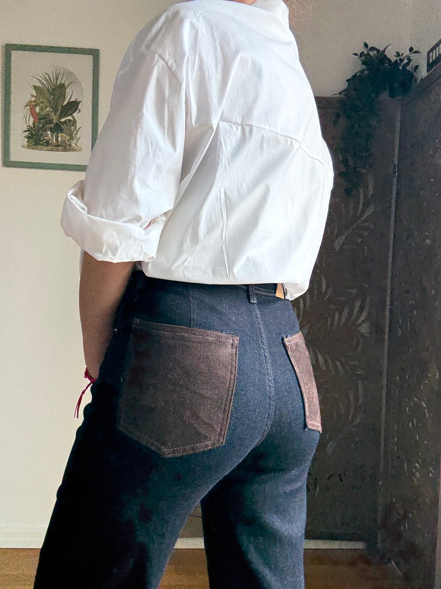 Pantaloni Denim Scuro Wide-Leg con Tasche Scamosciate