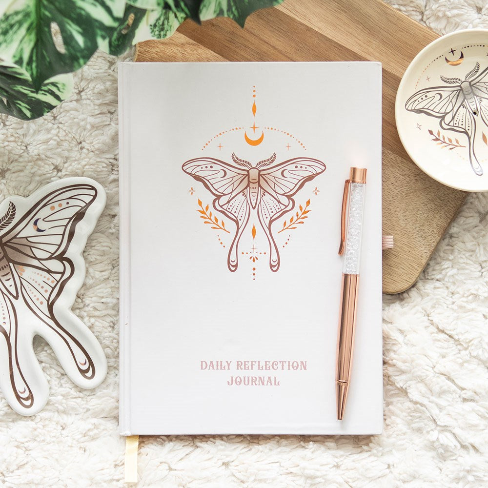 PREORDINE (Disponibile dal 27 Agosto) Diario di Riflessione Quotidiana “Luna Moth” con Penna in Quarzo Ialino – Guided Journal per Mindfulness e Gratitudine