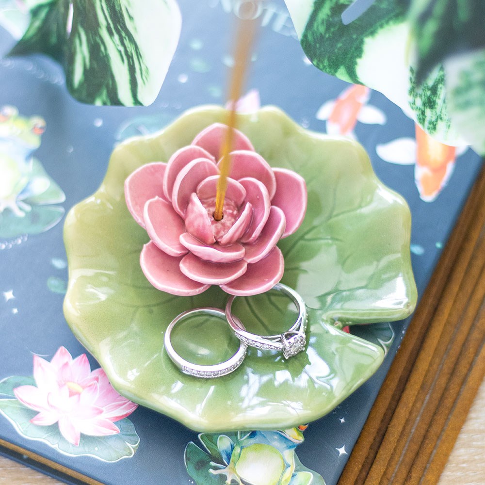 PREORDINE (In arrivo dal 3 agosto) Porta Incenso con Piattino Lily Pad – Supporto in Ceramica a Forma di Ninfea