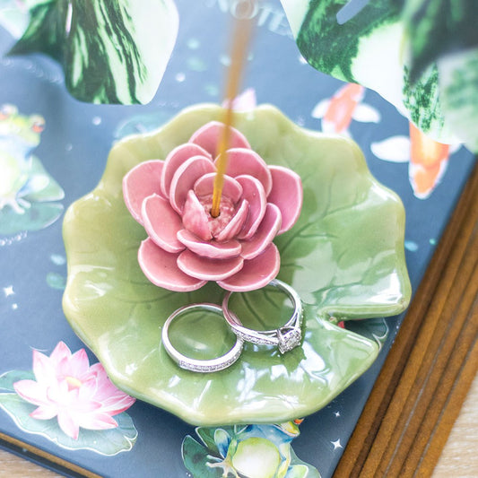 PREORDINE (In arrivo dal 3 agosto) Porta Incenso con Piattino Lily Pad – Supporto in Ceramica a Forma di Ninfea