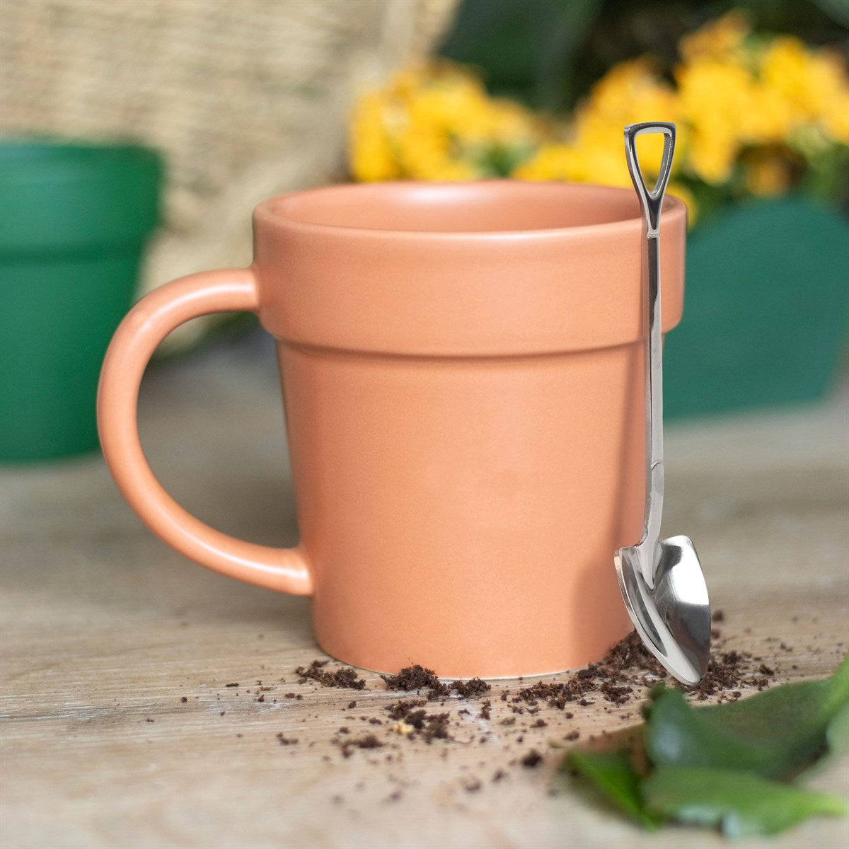 Vaso da fiori semplice, tazza in ceramica e cucchiaio a forma di paletta