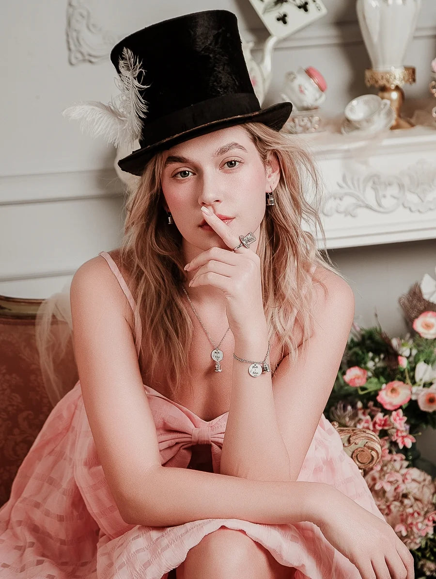 Anello “Cilindro del Cappellaio Matto”