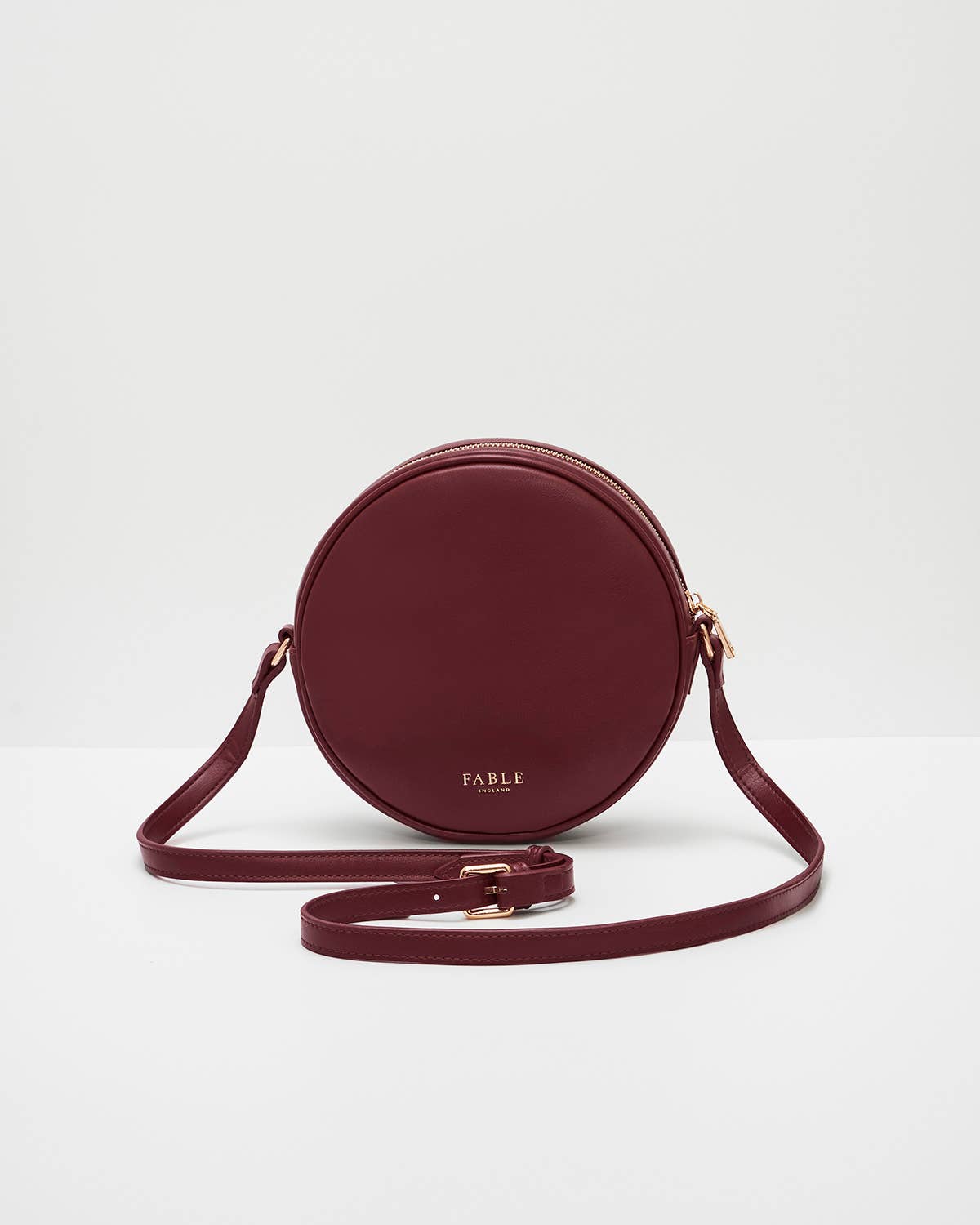Borsa tonda Chloe Owl ricamata in ecopelle bordeaux - Fable England