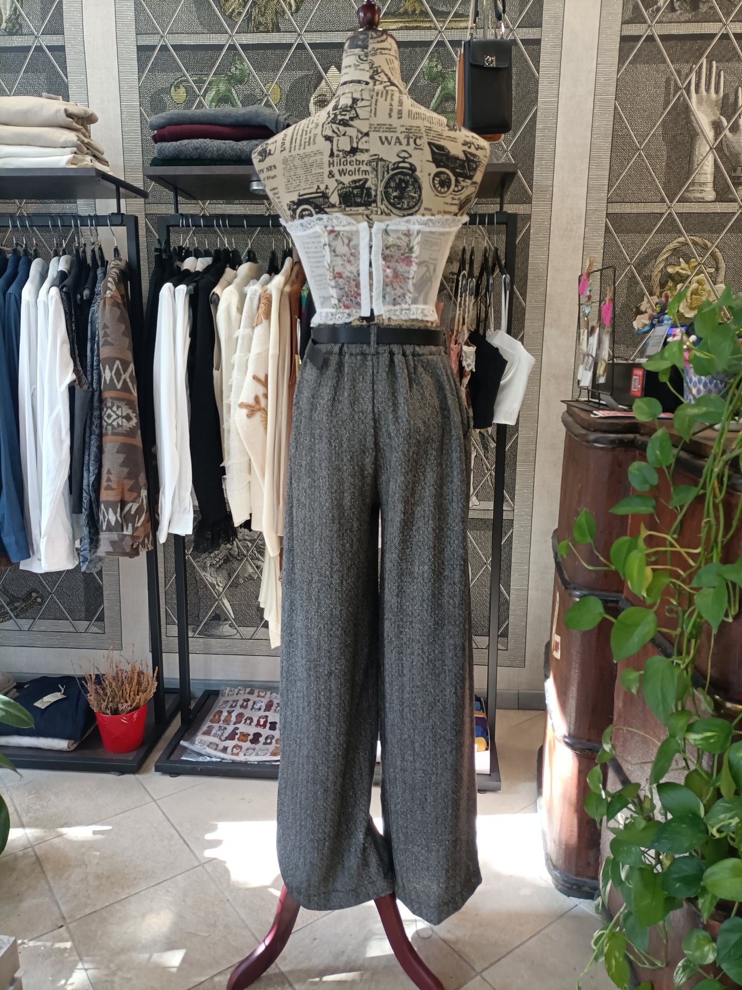 Pantaloni wide leg a spina di pesce con cintura grigi