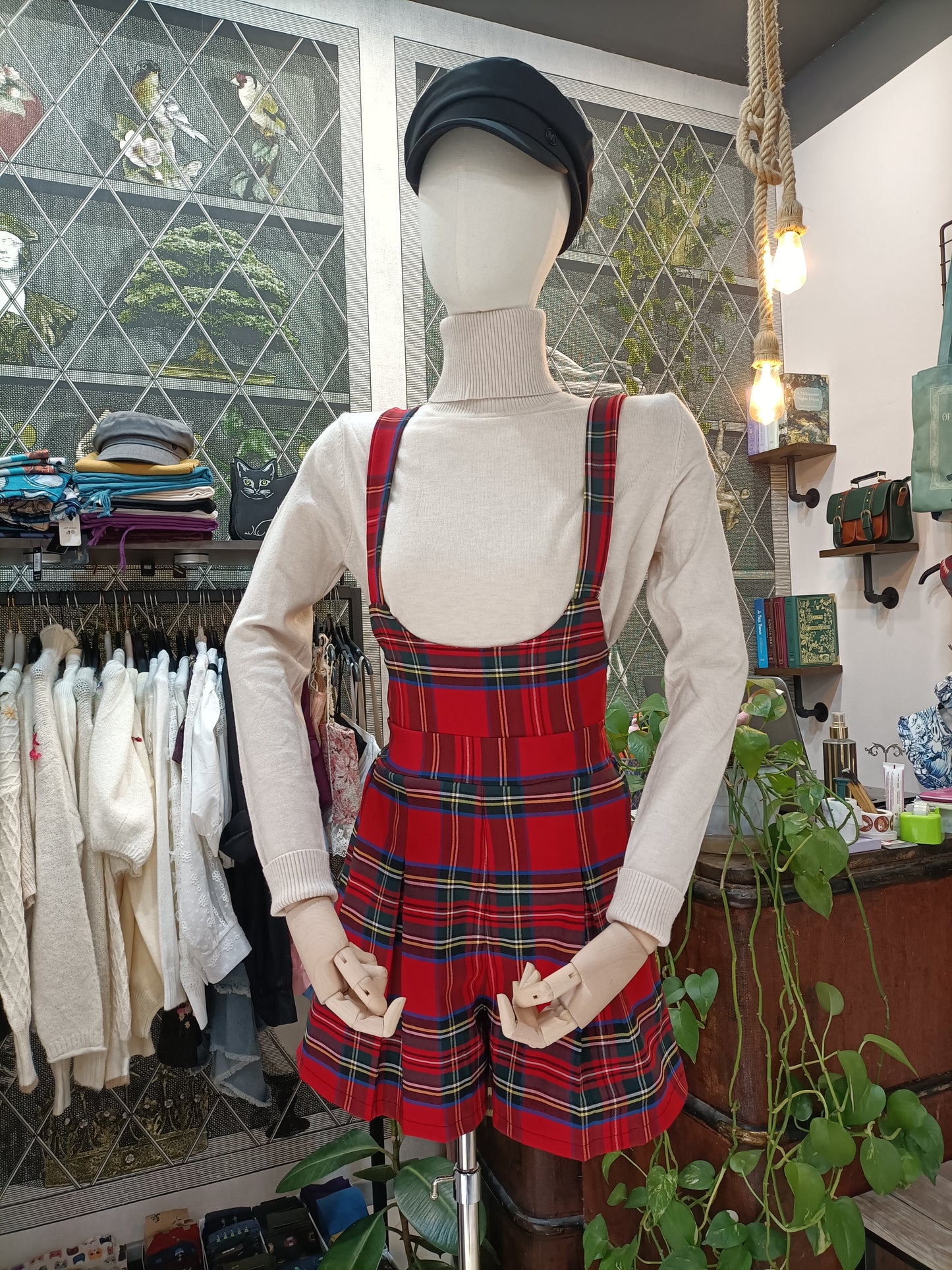 Jumpsuite tartan rossa con pantaloncini