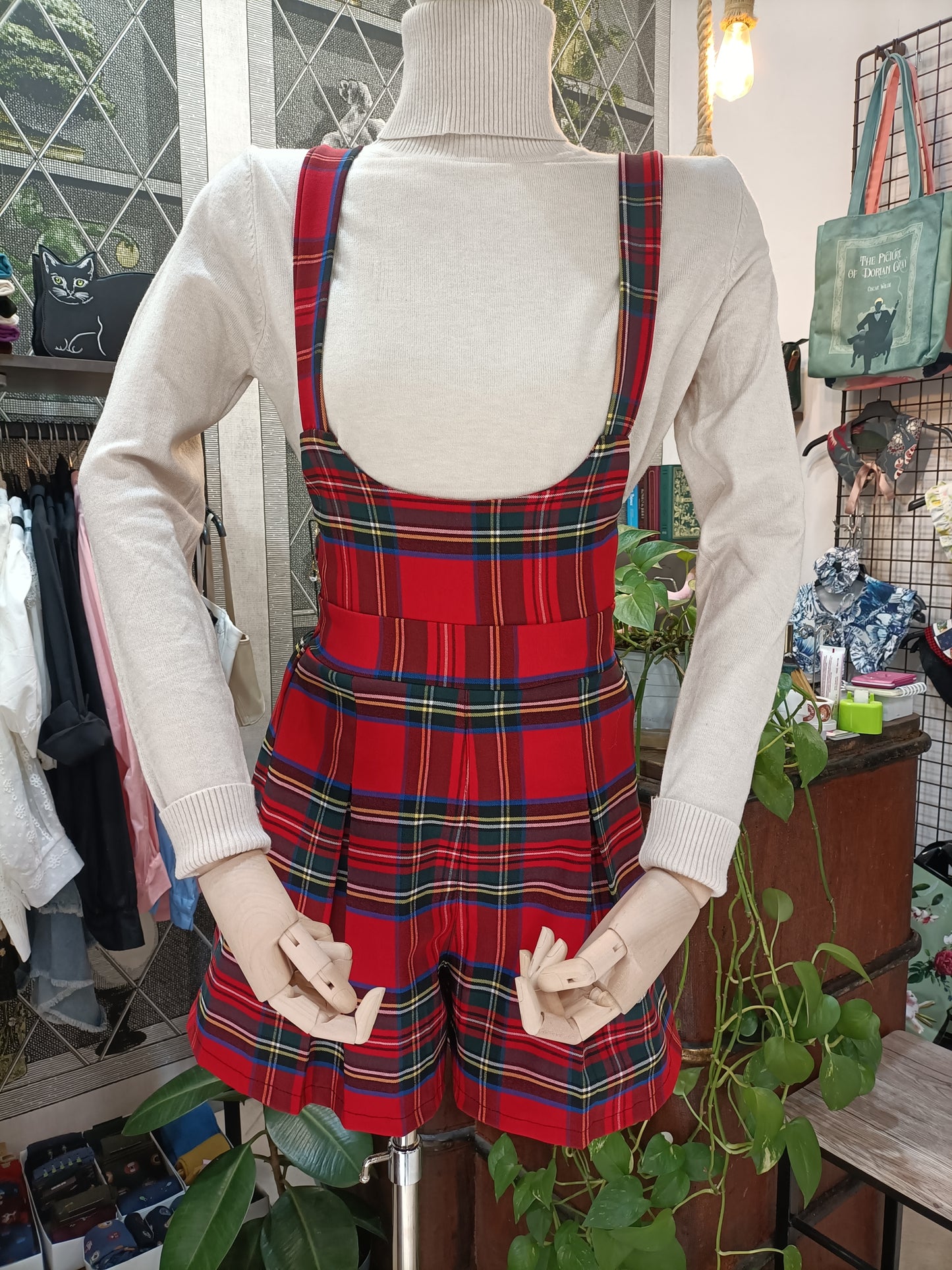 Jumpsuite tartan rossa con pantaloncini