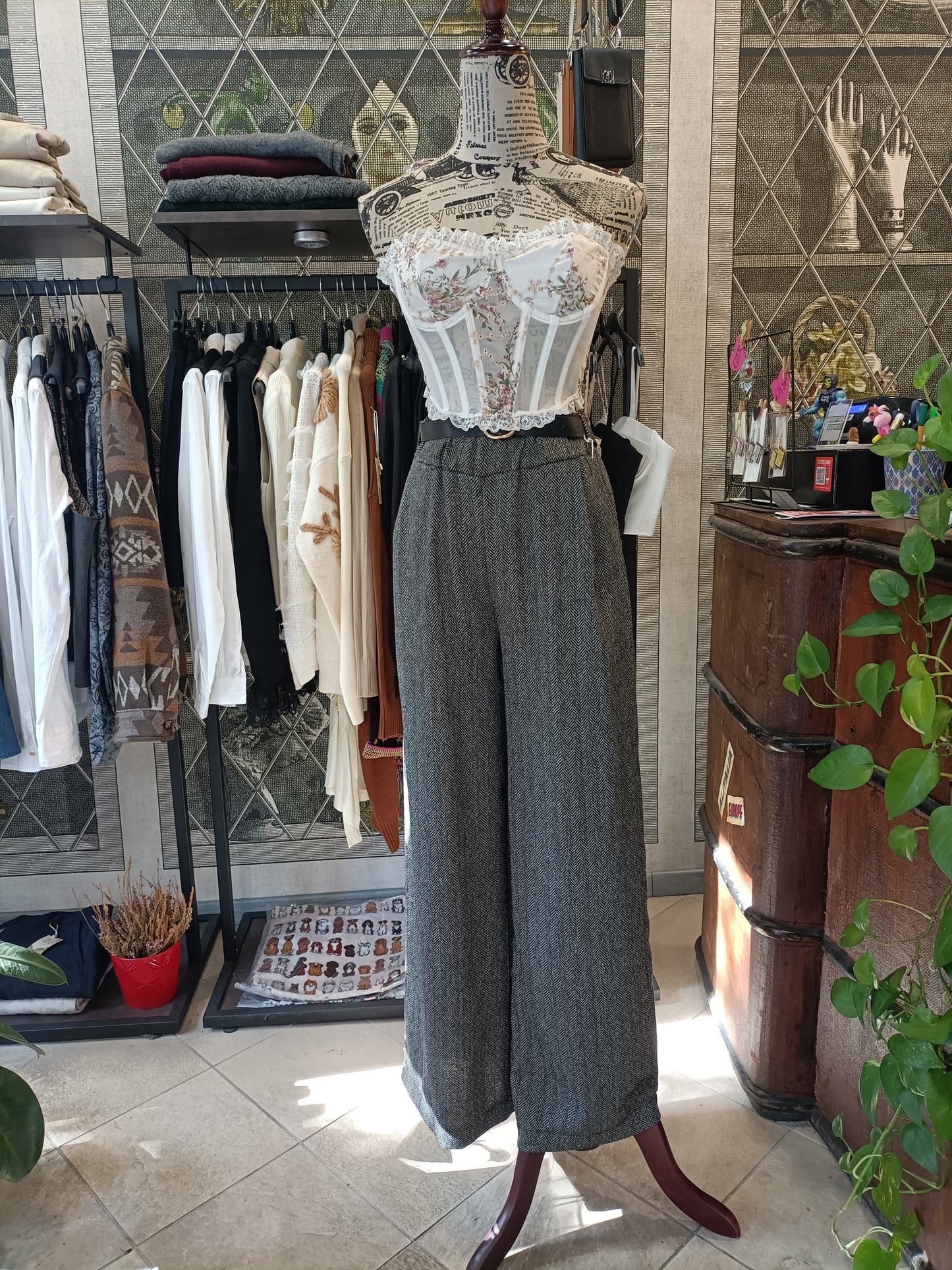 Pantaloni wide leg a spina di pesce con cintura grigi